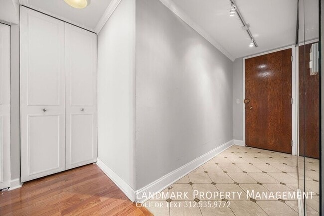 Building Photo - 6033 N Sheridan-Unit 35D