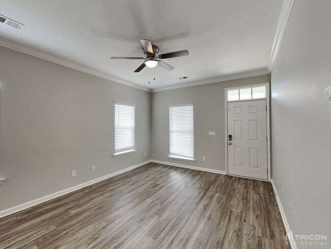 Building Photo - 208 Chestnut Oak Ln