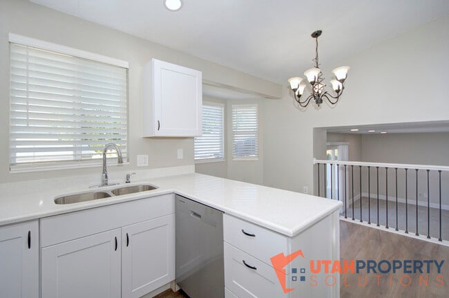 Building Photo - 6528 S 520 W