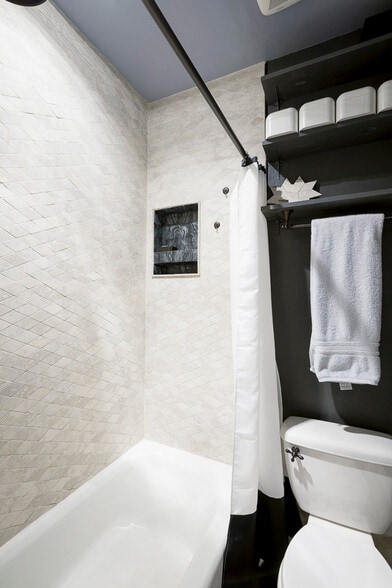 Building Photo - 1738 19th St NW