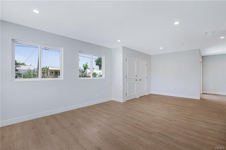 Building Photo - 3920 W 108th St