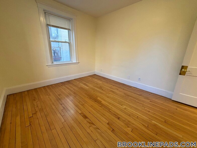 Building Photo - 69 Babcock St