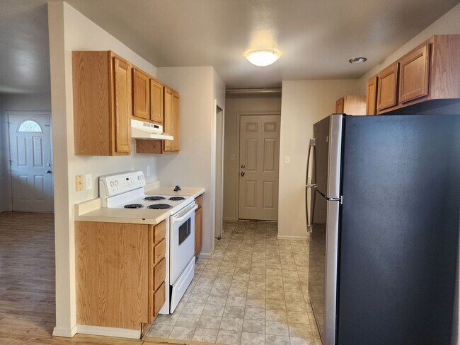 Building Photo - Cute 3 Bed 1 Bath home in Orchard Mesa