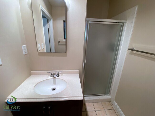 Building Photo - $5995 - Spacious 4 Bed/2 Bath Los Gatos Ho...