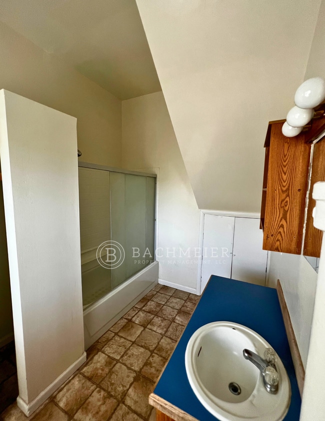 Building Photo - SW 1st Triplex