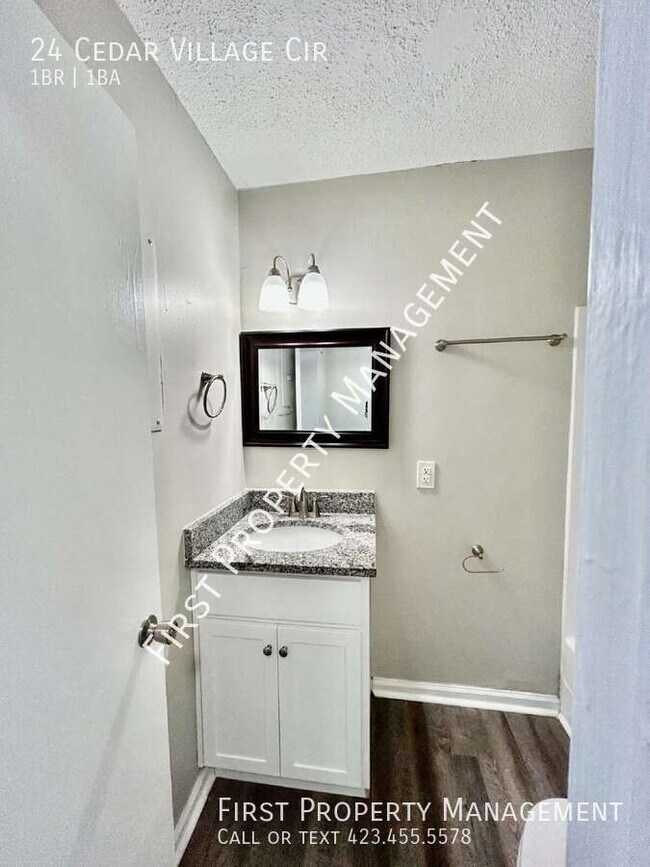 Building Photo - 24 Cedar Village Cir