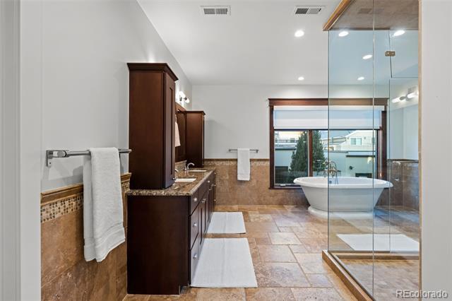 Building Photo - 360 Garfield St