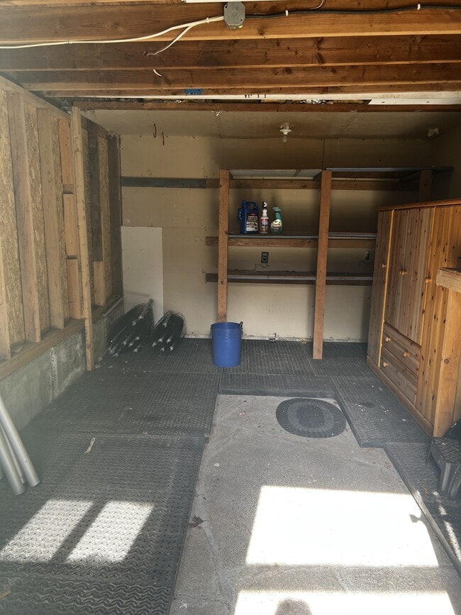 Building Photo - 146 Hawthorn Ln