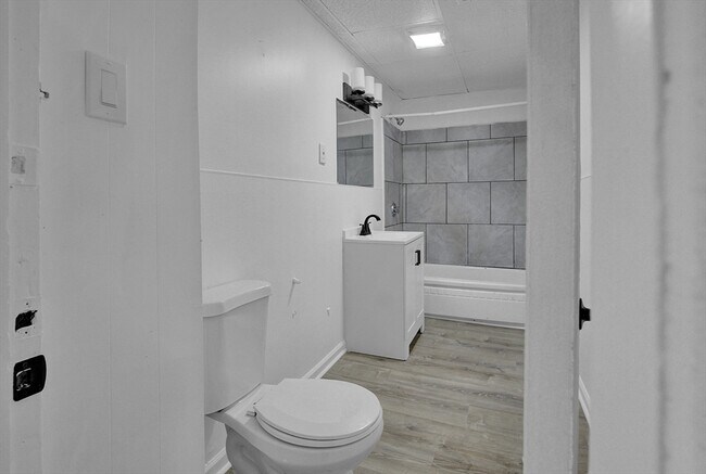 Building Photo - 1397 Worcester St