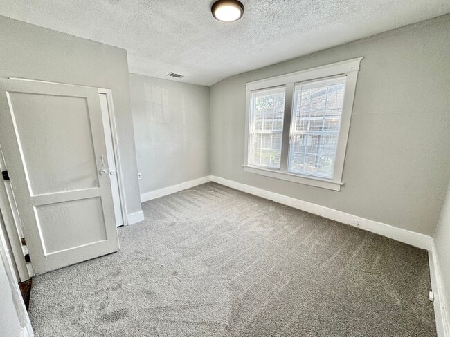 Building Photo - 1478 South Willet Street