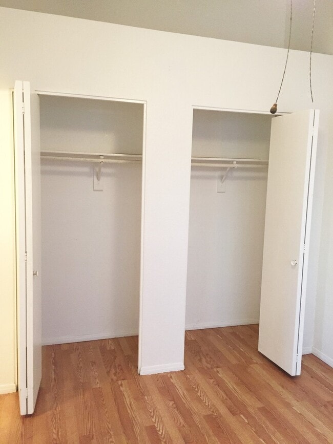 Building Photo - **COMFORTABLE 2br/2ba TOWNHOME (GILBERT & ...