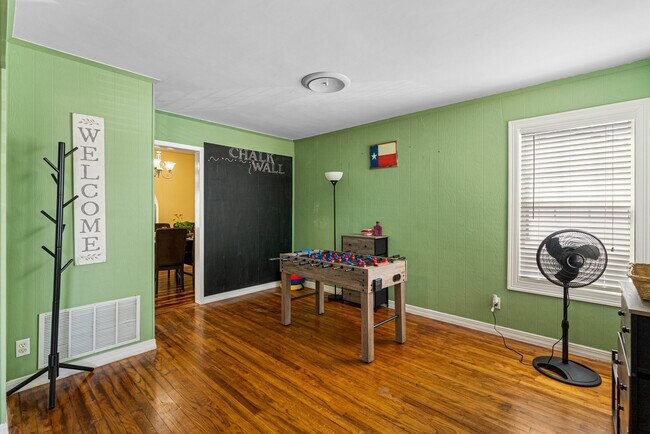 Building Photo - 3317 Olsen Dr