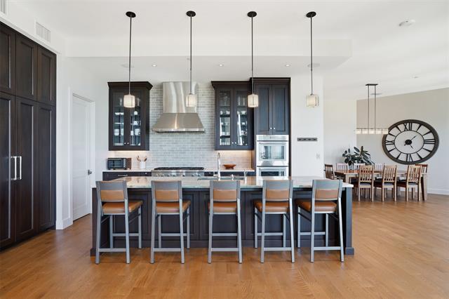 Building Photo - 500 Throckmorton St