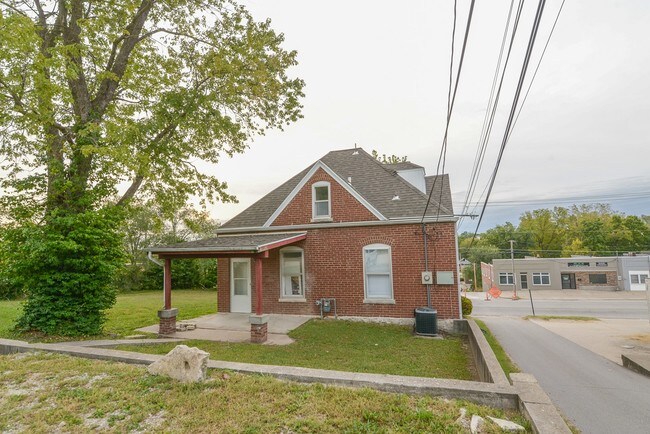 Building Photo - 808 Jefferson St