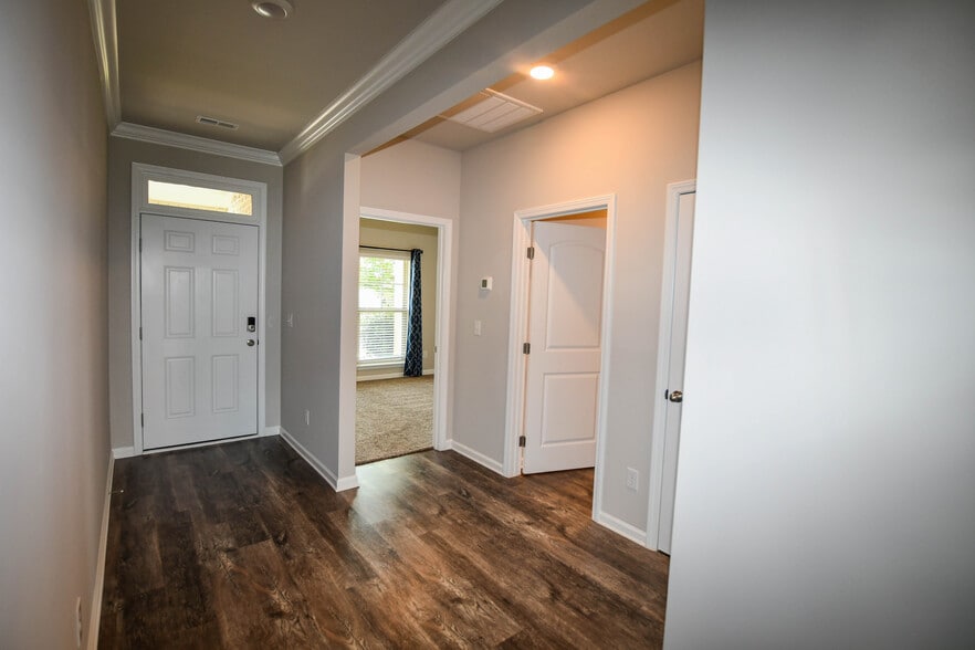 Building Photo - 120 Mary Caudle Way