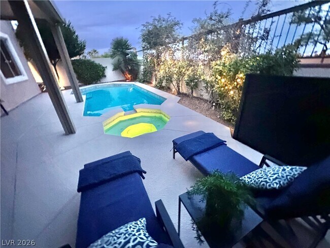 Building Photo - 10637 Turquoise Valley Dr