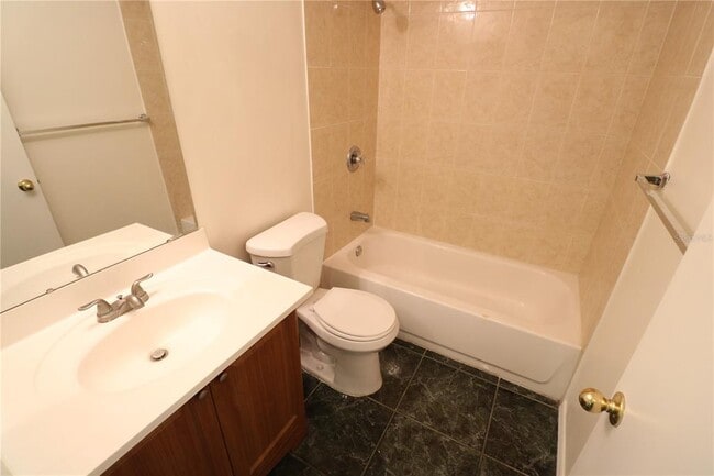 Building Photo - 5017 Oakshire Dr