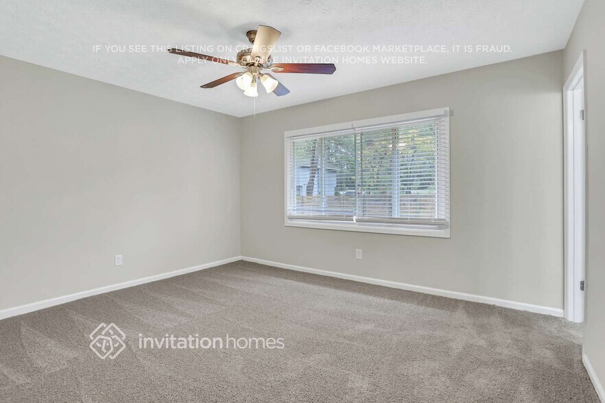 Building Photo - 565 Lakeridge Cir SE