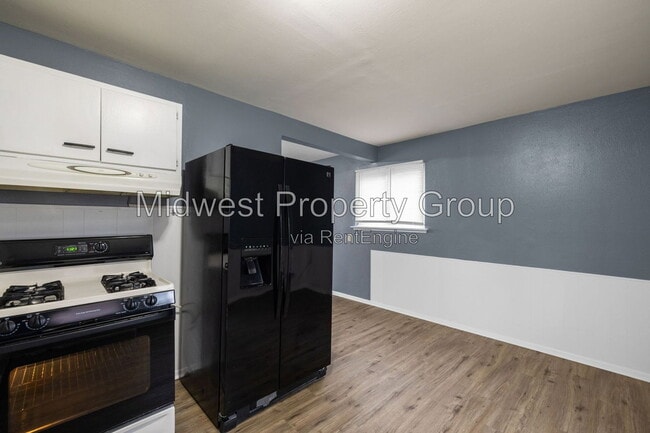 Building Photo - 1432 E Pitman Ave