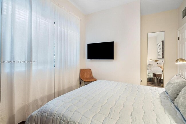 Building Photo - 920 SW 9th St