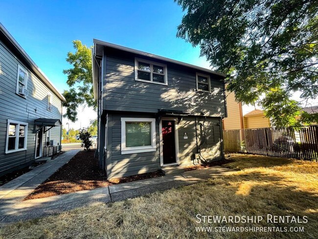 Primary Photo - 3Bd/1B close to Campus and downtown!