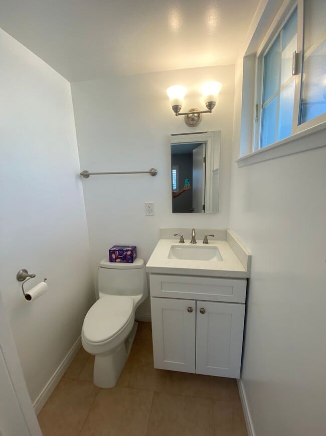 Building Photo - Updated 3 Bedroom Cypress House w/ 2 Car G...