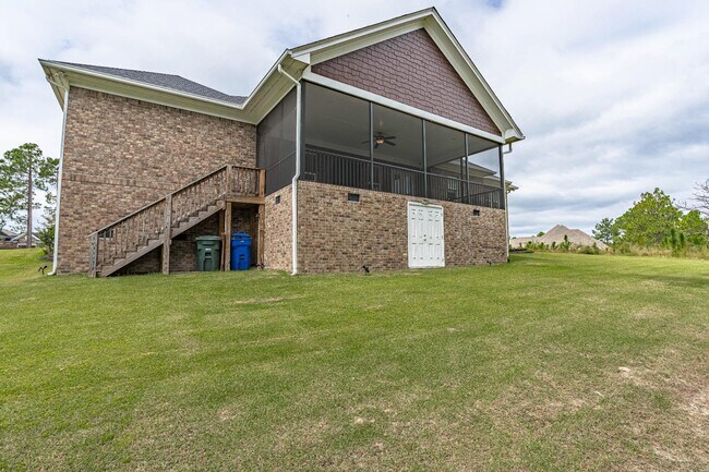 Building Photo - 213 Yellow Jasmine Dr