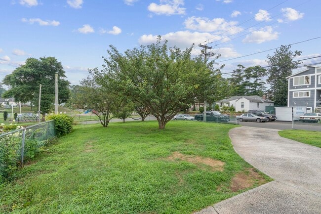 Building Photo - 10 Cold Spring St