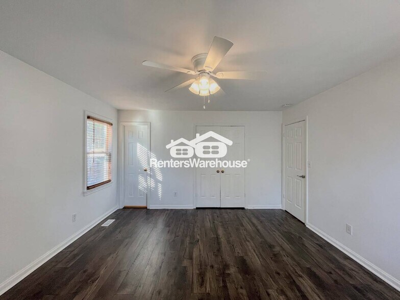 Building Photo - 411 Linkenborough Dr