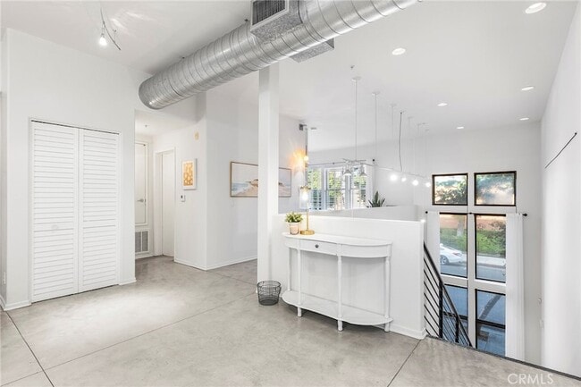 Building Photo - 210 N Spurgeon St