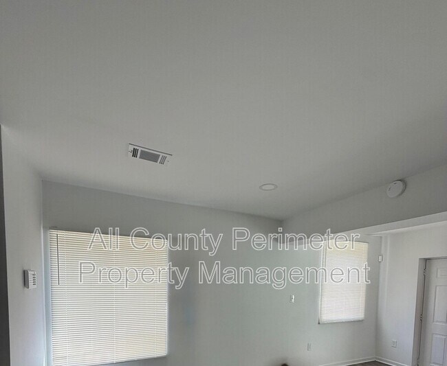 Building Photo - 1154 Windsor St SW