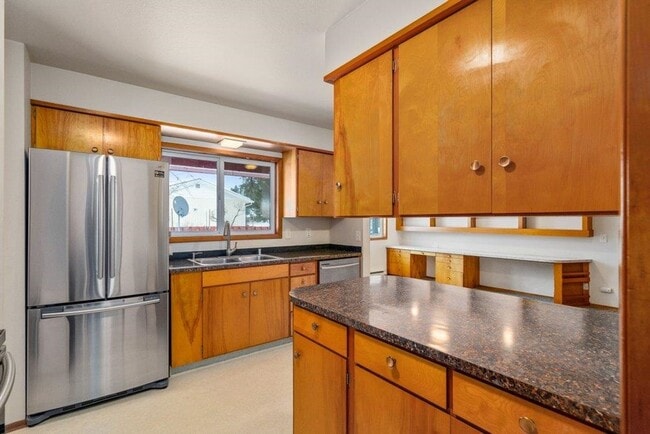 Building Photo - 3 bed 2 bathroom home in Newport
