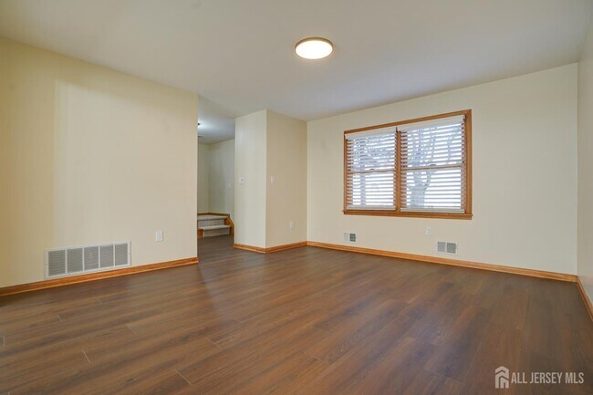 Building Photo - 11 Lenox St