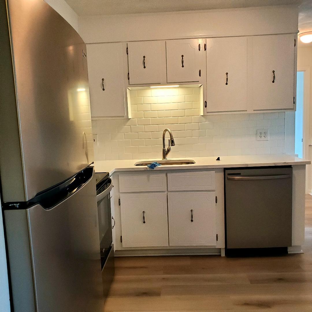 Building Photo - 49 Spencer Rd