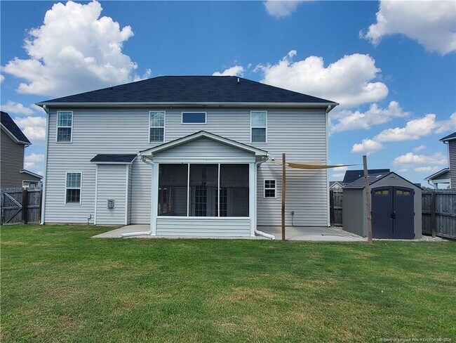 Building Photo - 5717 Pondhaven Dr