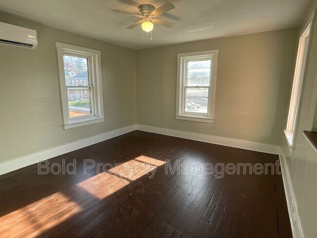 Building Photo - 226 N State St