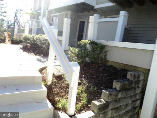 Building Photo - 5700 Chapman Mill Dr