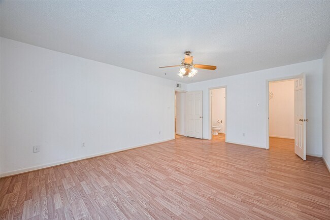 Building Photo - 1311 Antoine Dr