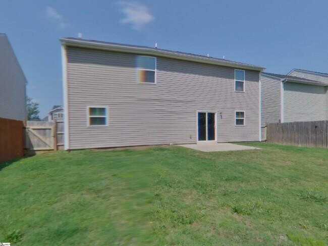 Building Photo - 120 Castlebrook Dr
