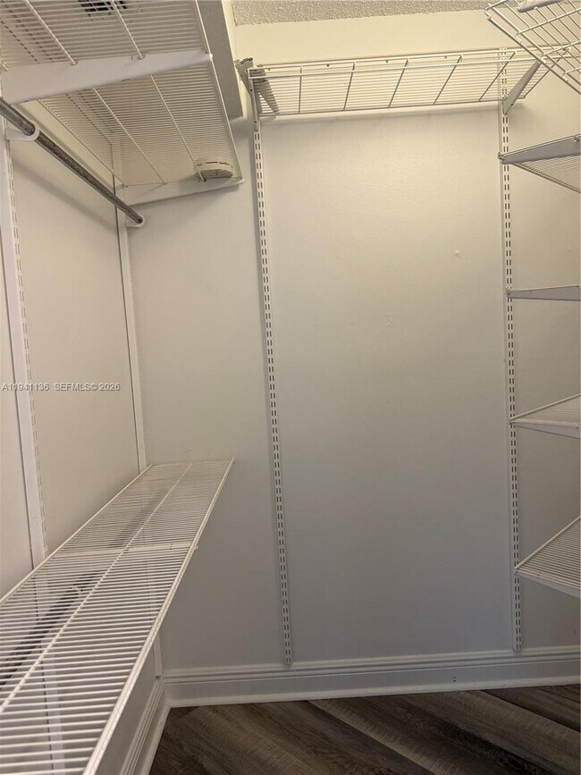 Building Photo - 2634 SE 21st Ct