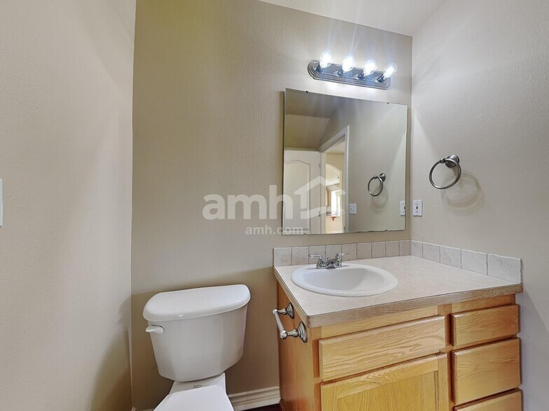 Building Photo - 956 S Wild Yucca Ave