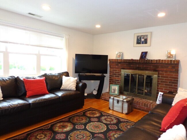 Building Photo - 185 Edenfield Ave