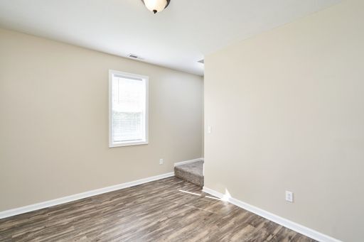 Building Photo - Renovated 5 Bedroom 2.5 Bath home