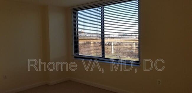 Building Photo - 2451 Midtown Ave