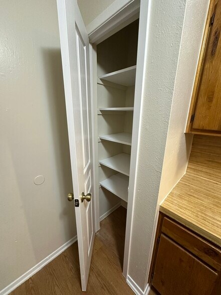 Building Photo - 4504 Dorsett Oaks Cir