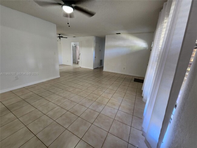 Building Photo - 16311 SW 102nd Ct