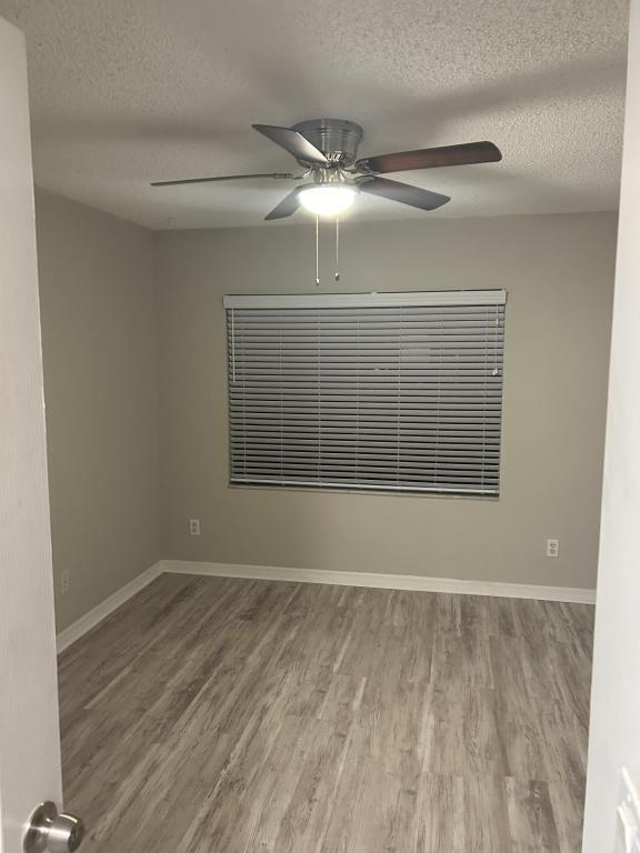 Building Photo - 216 Glenview Blvd