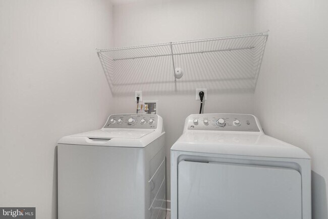 Building Photo - 1505 Wilmer Park Ln