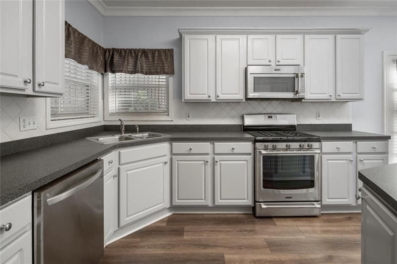Building Photo - 4220 Hunters Green Way NE