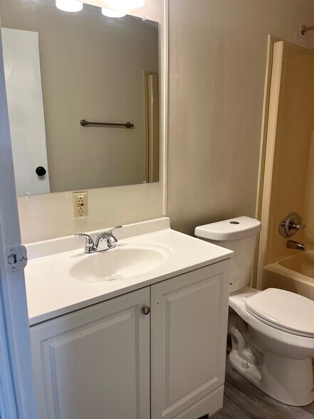 Building Photo - 2376 Case Ln